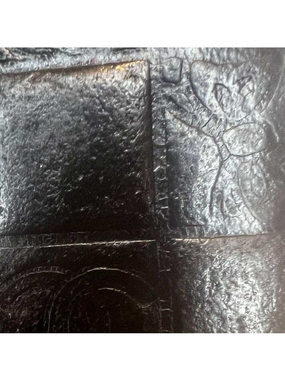 ❤️CHANEL PRECIOUS SYMBOLS ICON LUCKY COMPACT WALLET - Picture 10 of 16